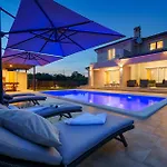 Ferienhaus Awesome In